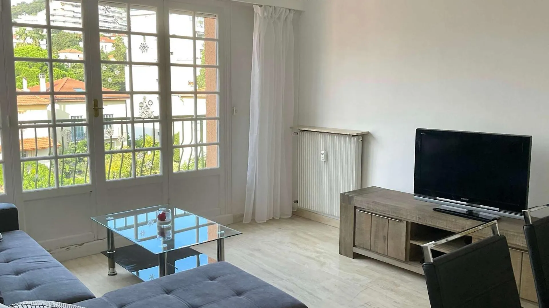 Lympia - One Bedroom Apartment Near The Port Nice